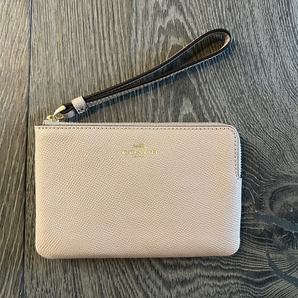 Coach Handbags - Coach crossgrain leather corner zip wristlet taupe